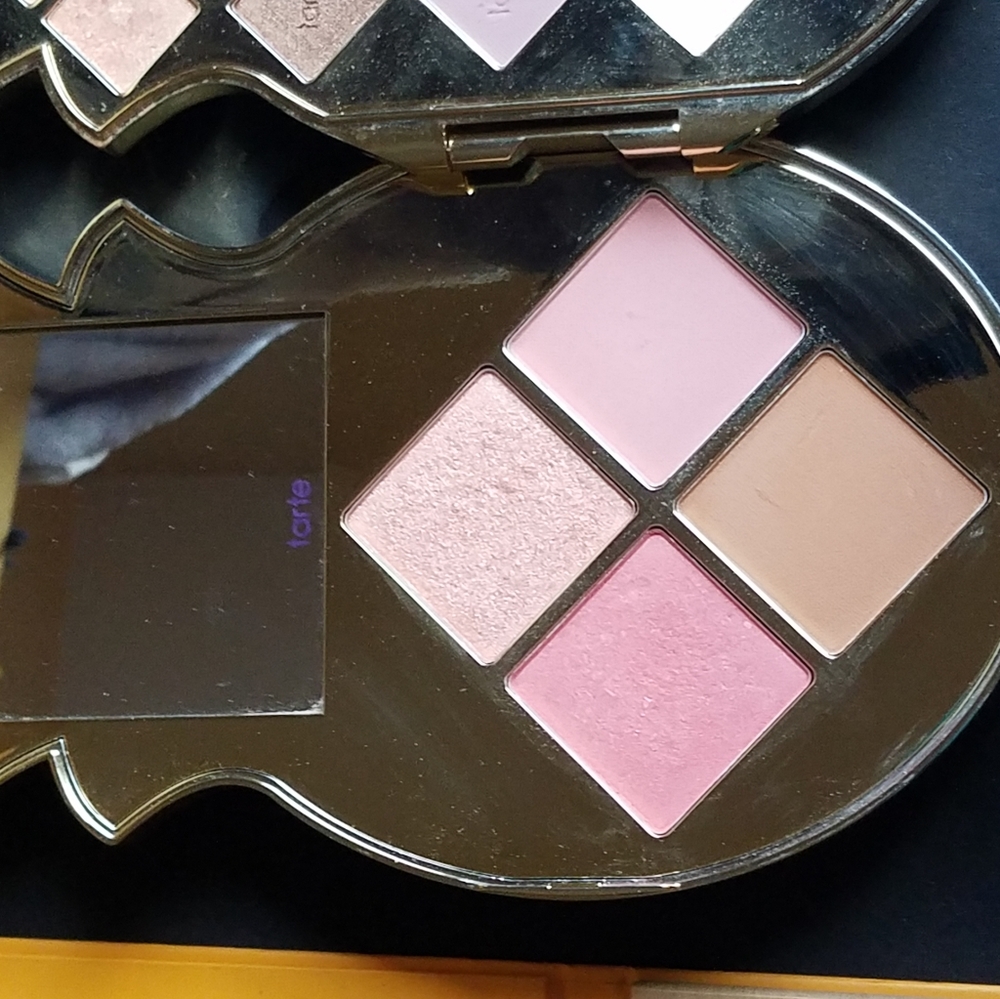 Eyeshadow bundle - Picture 4 of 10